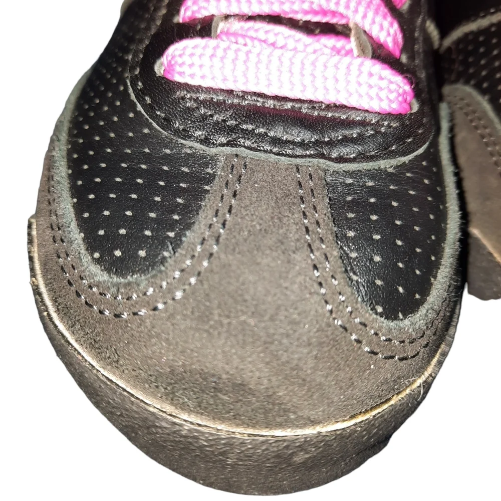 Botas 66 Black/Neon Pink Leather Athletic Sneaker SZ 5